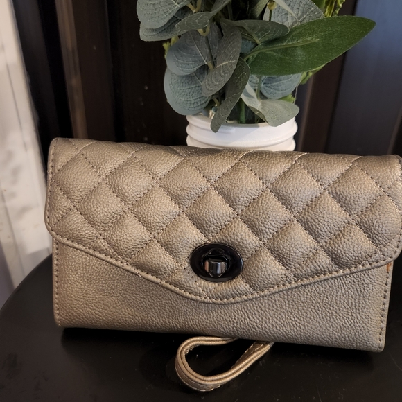 Steve Madden Handbags - Steve Madden Quilted Metallic Gold Wristlet Clutch